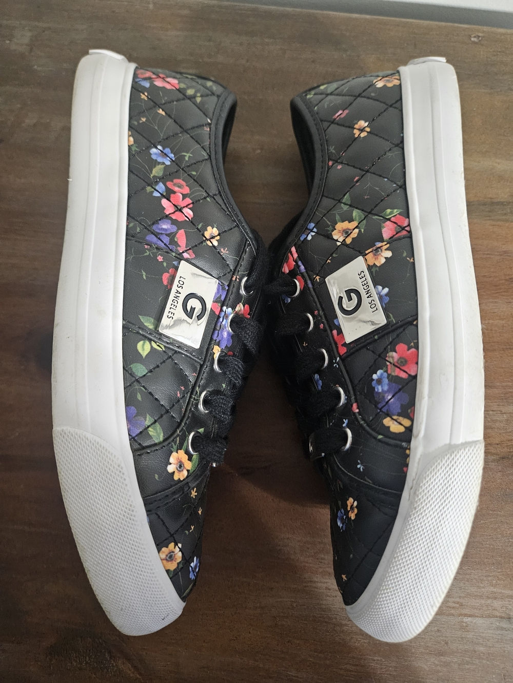 G by Guess Backer Black Quilted Floral Sneakers Low Top Size 6